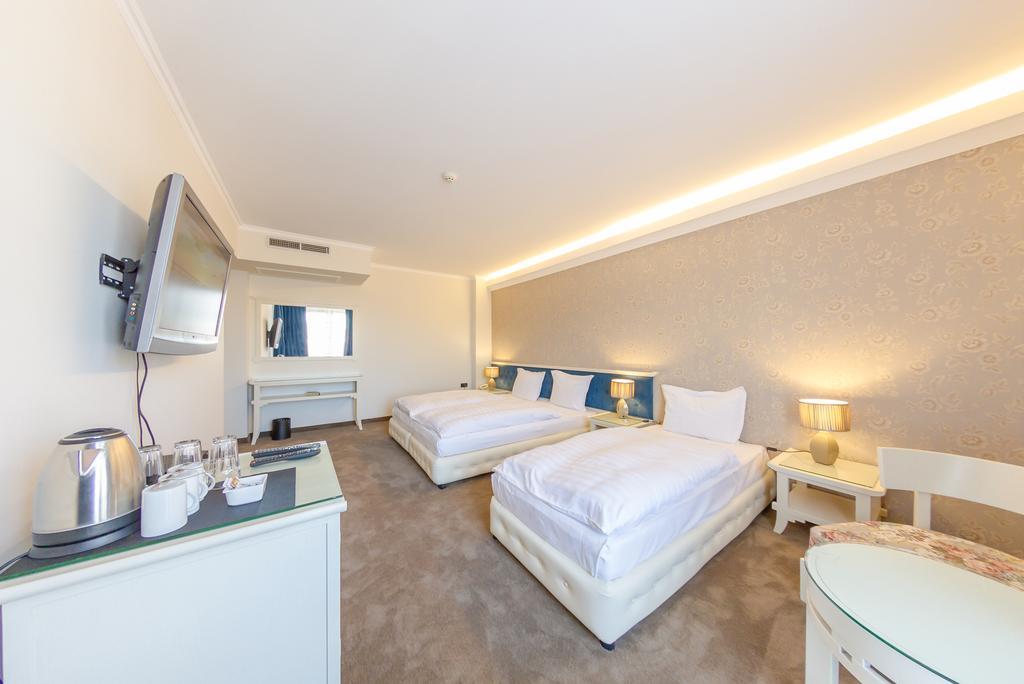 Hotel Studio